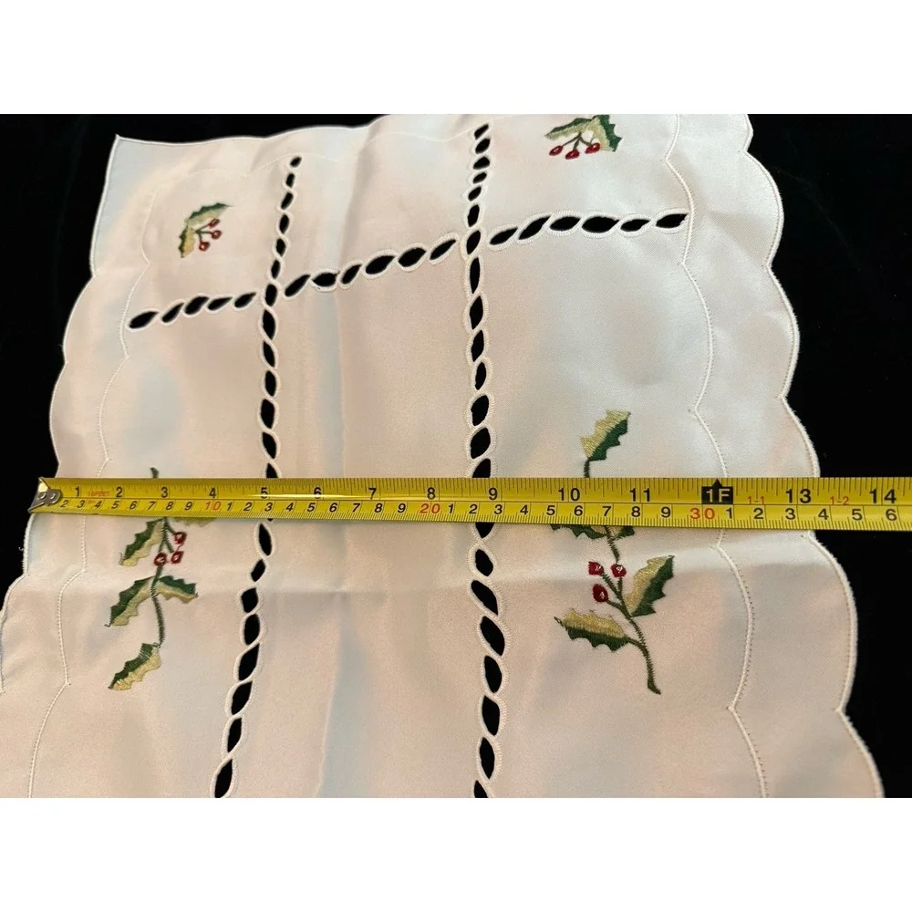Lot of 2 NEW Christmas Linens Towels‎ Holly Topiary Embroidered Guest Tea Table